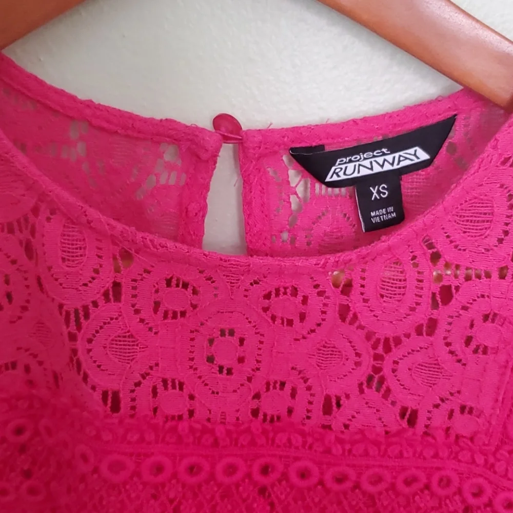Project Runway Lace Top Blouse Cold Shoulder XS - Picture 4 of 9